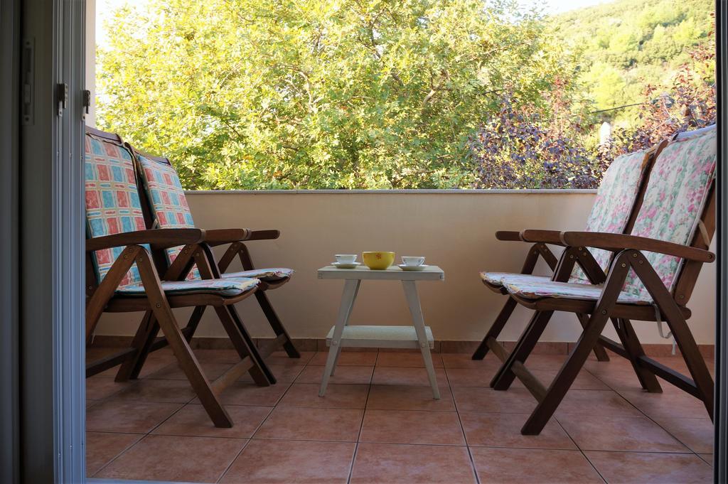 Villa The Platanus Tree Kato Vasiliki Buitenkant foto
